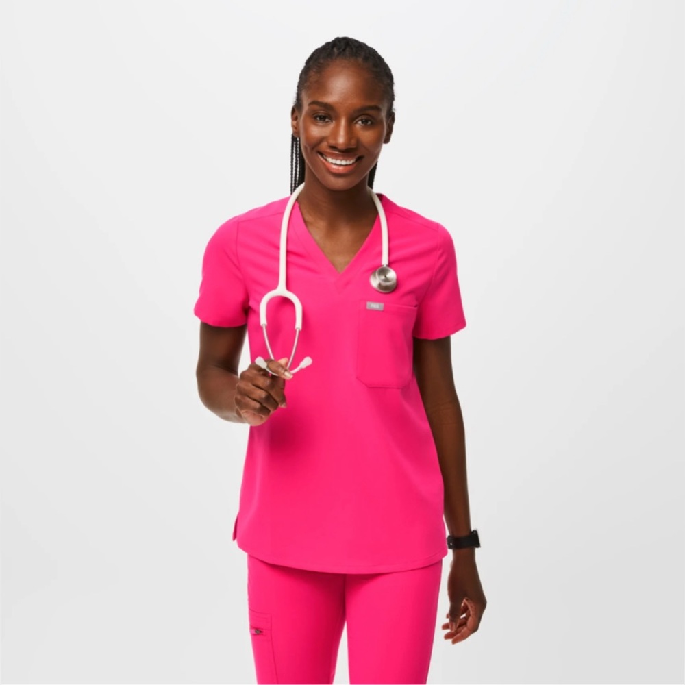 FIGS ➕ Catarina - One-Pocket Scrub Top in Shocking Pink